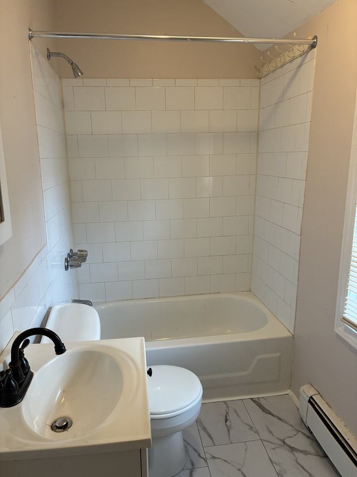 405 Bellevue St #2 - Photo 4 of 15