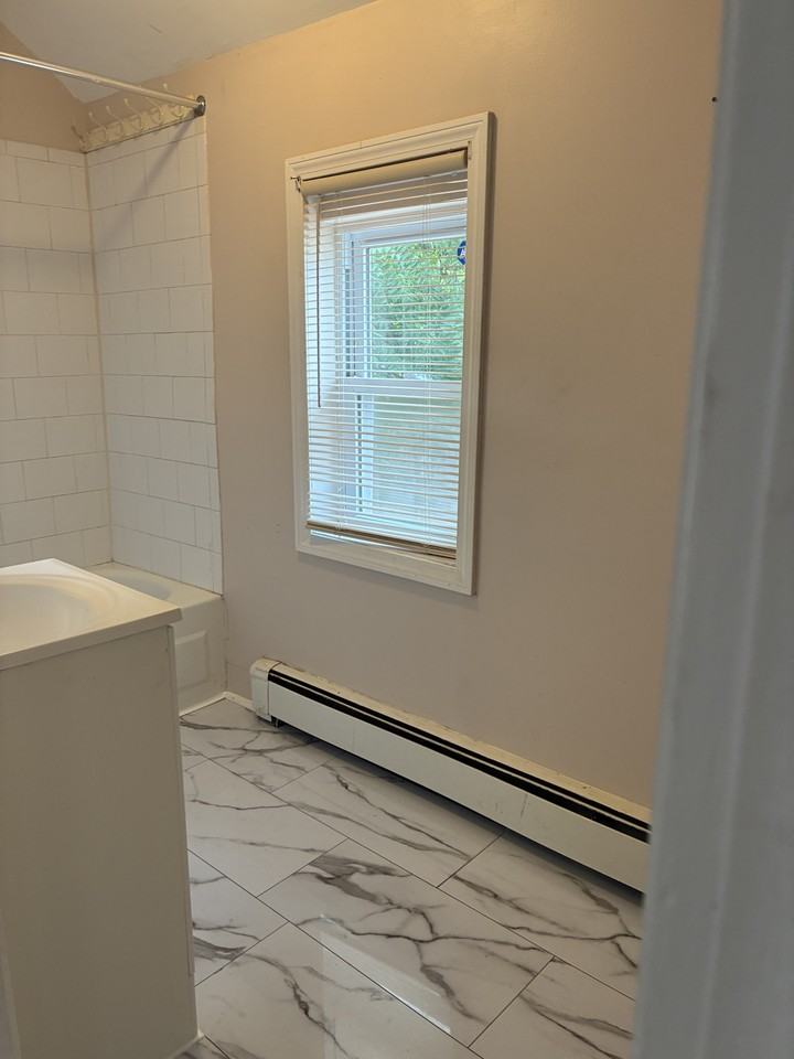 405 Bellevue St #2 - Photo 7 of 15