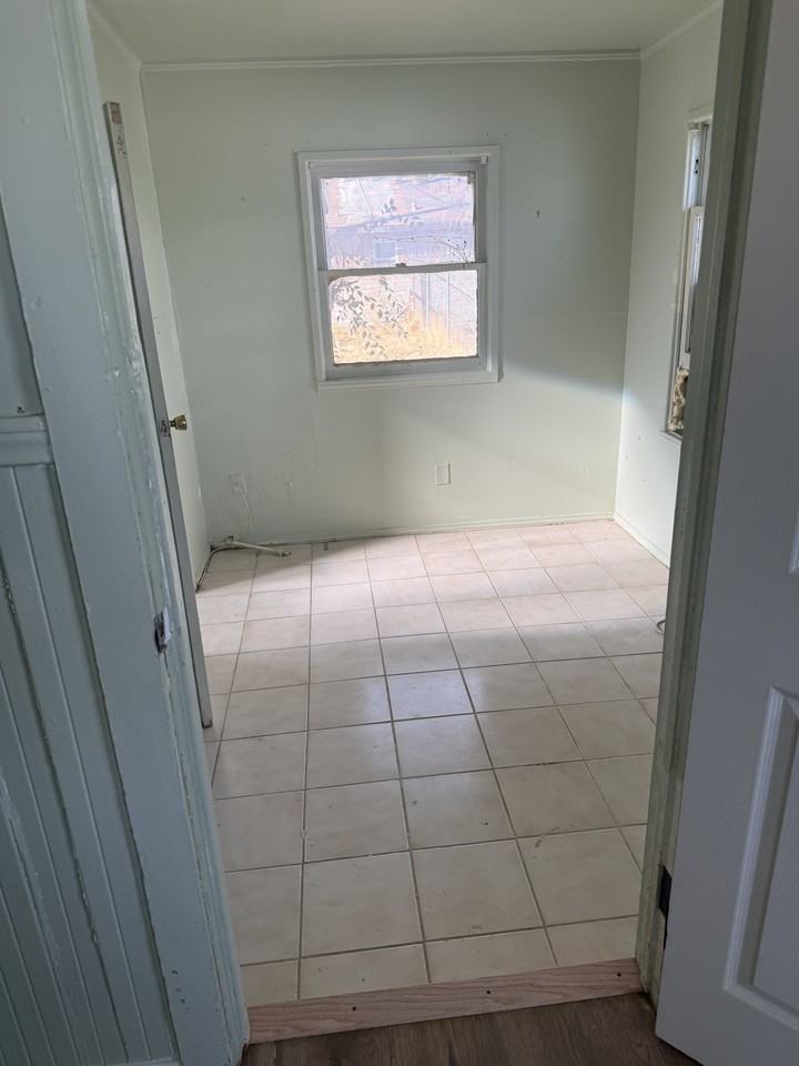 523 W Oldfield St #NA - Photo 7 of 9