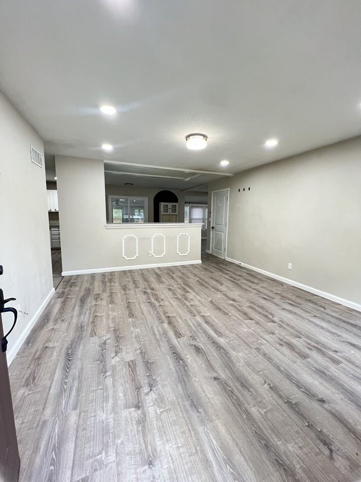 3614 Westport Dr #NA - Photo 2 of 13
