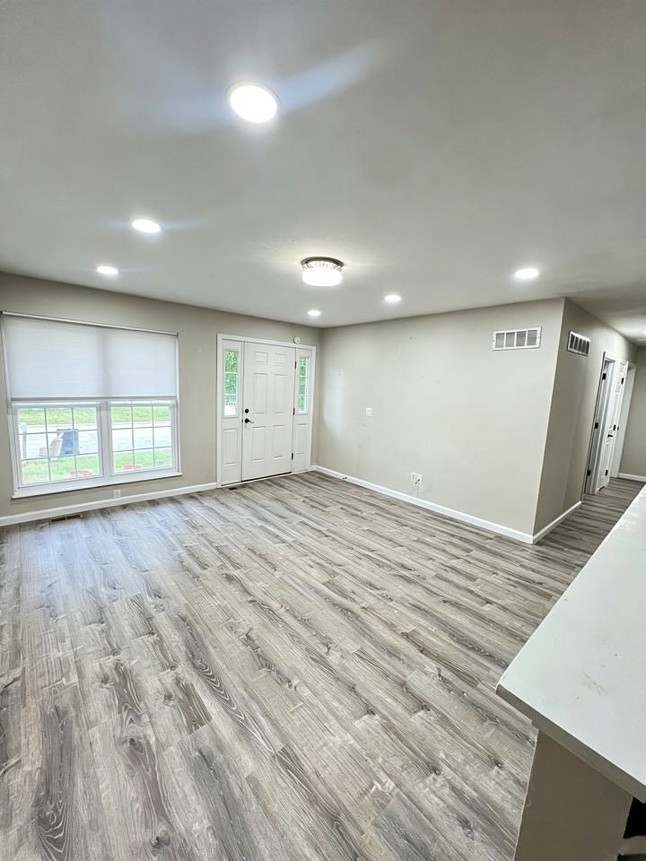 3614 Westport Dr #NA - Photo 3 of 13