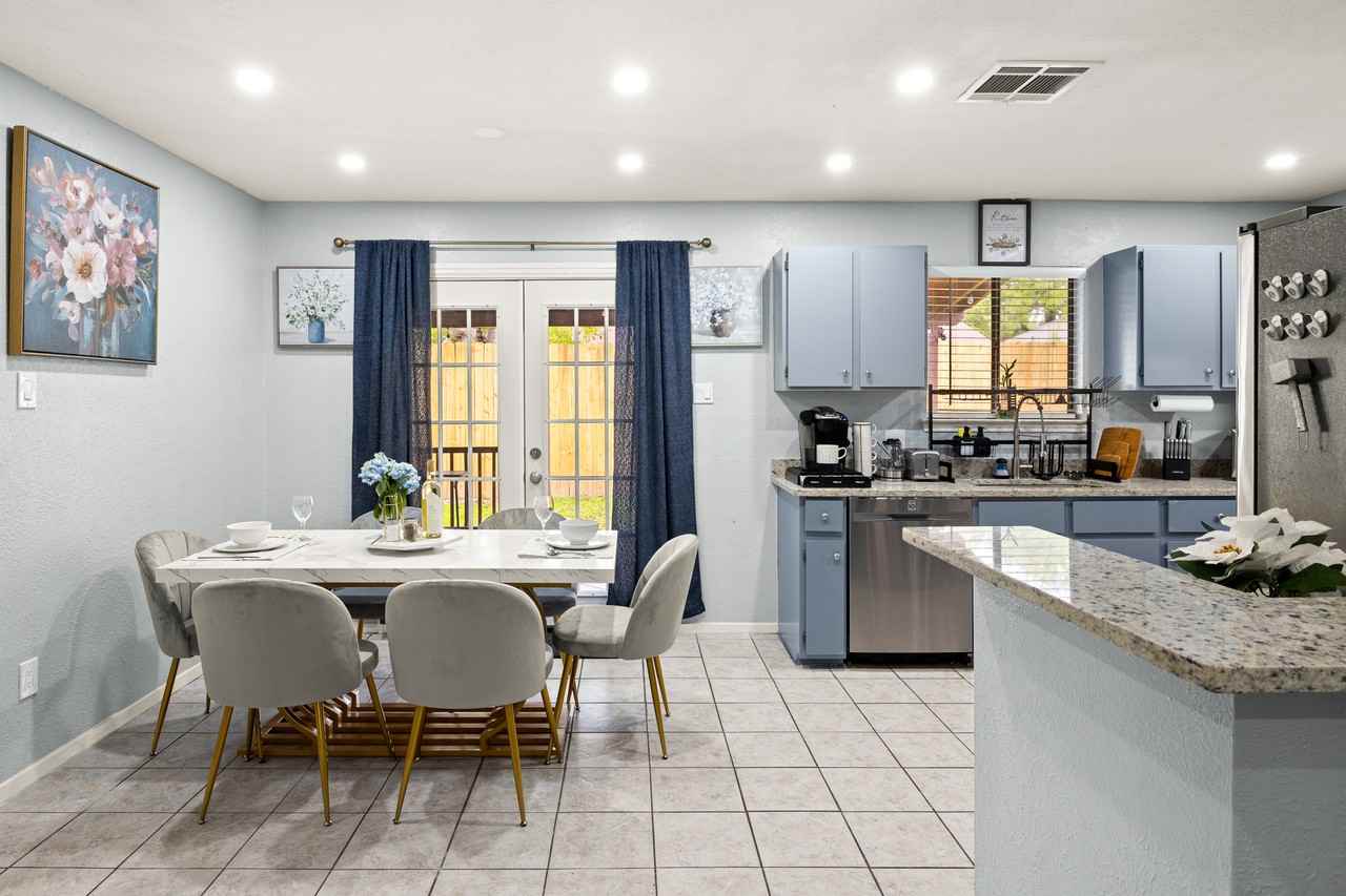 1402 Theodora Cv #NA - Photo 5 of 23