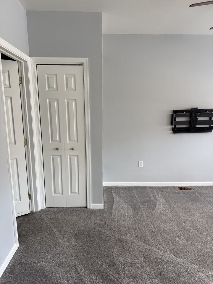 127 W 9th St #1 - Photo 6 of 18