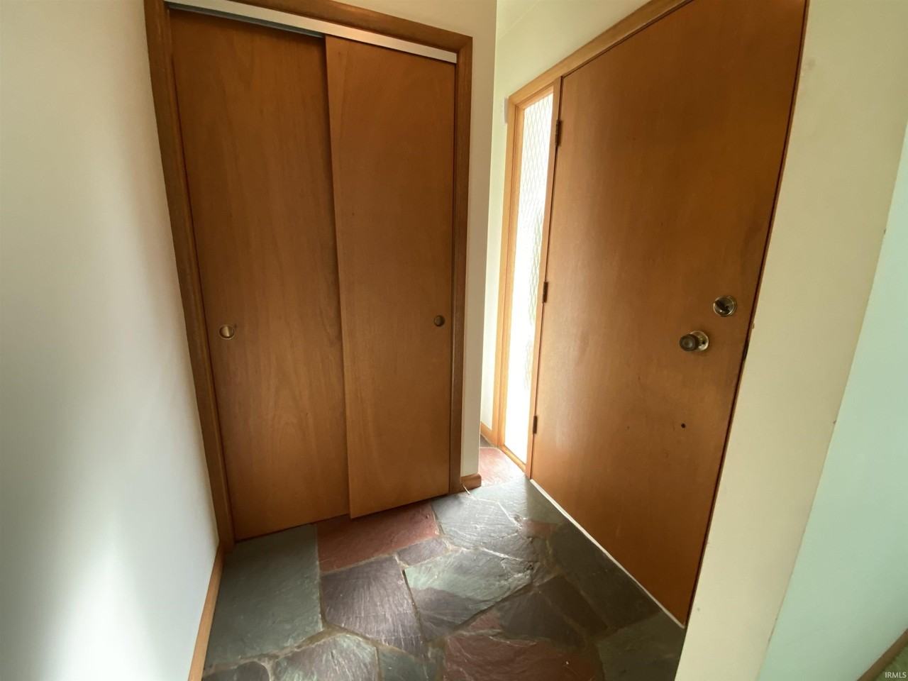 3104 Maple Ln - Photo 5 of 21