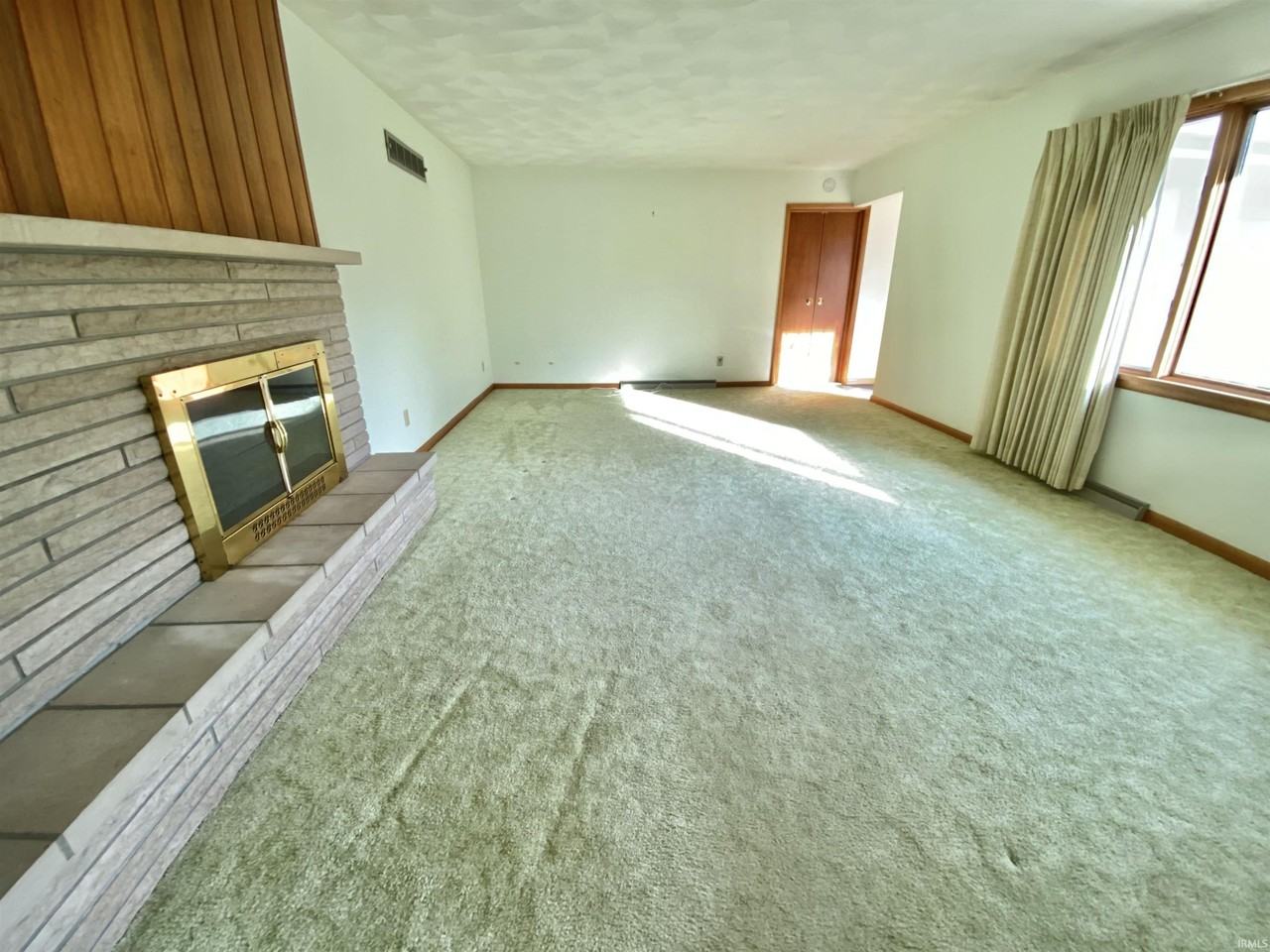 3104 Maple Ln - Photo 6 of 21