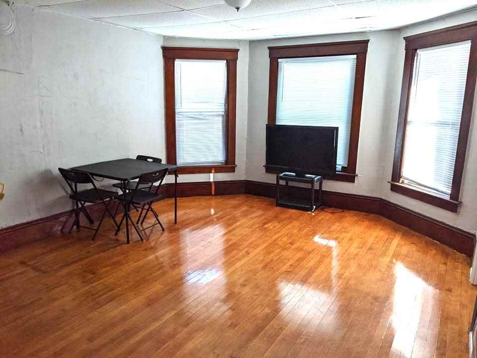 31 Vernon St #3 - Photo 2 of 15
