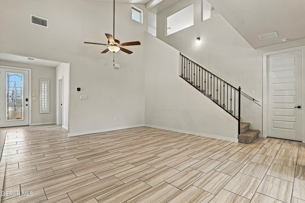 7816 Enchanted Park Dr - Photo 5 of 42