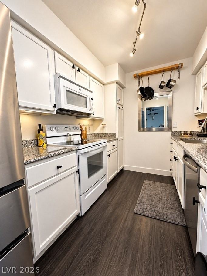2867 Geary Pl #3011 - Photo 7 of 9