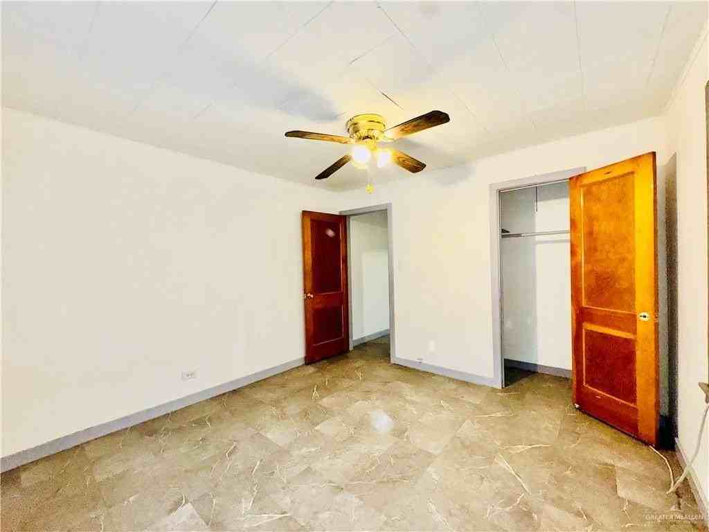 1601 Redwood Ave - Photo 6 of 11