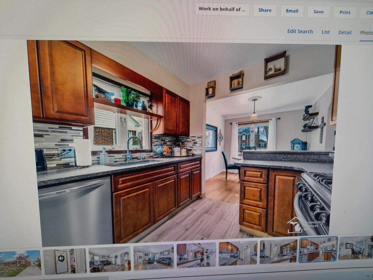 573 Emmons Blvd - Photo 4 of 9