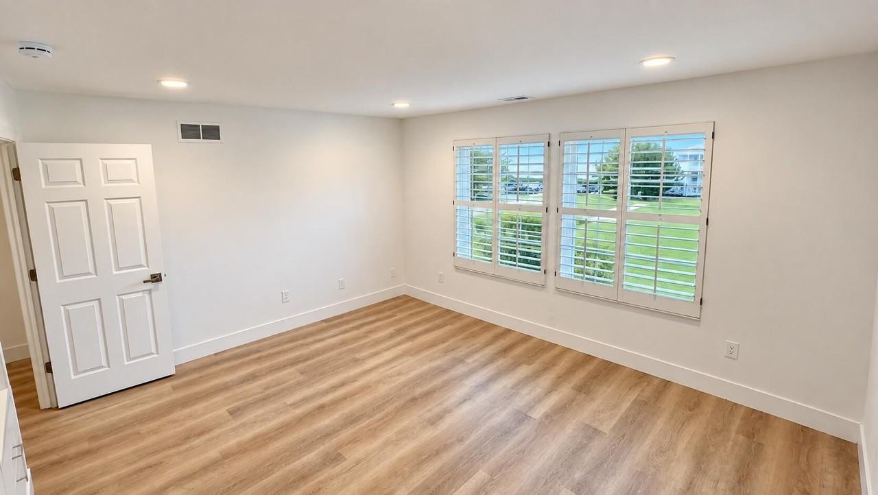 3565 Port Cove Dr #67 - Photo 7 of 14