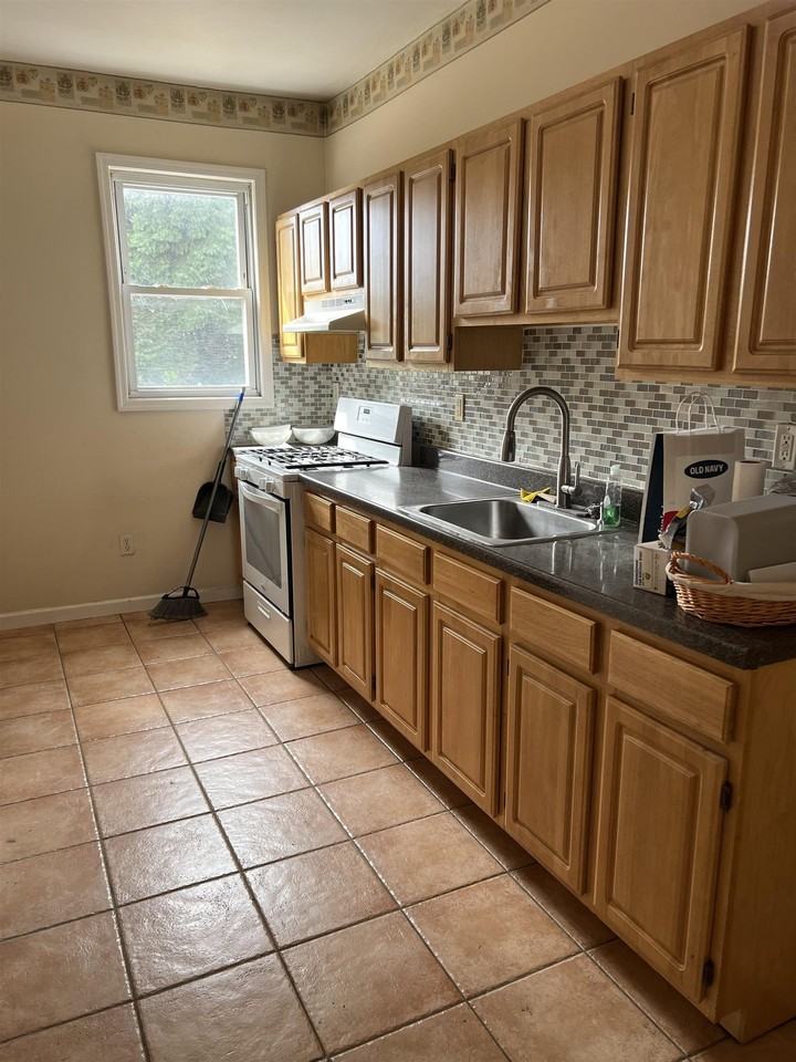 1525 48th St #1 - Photo 4 of 5