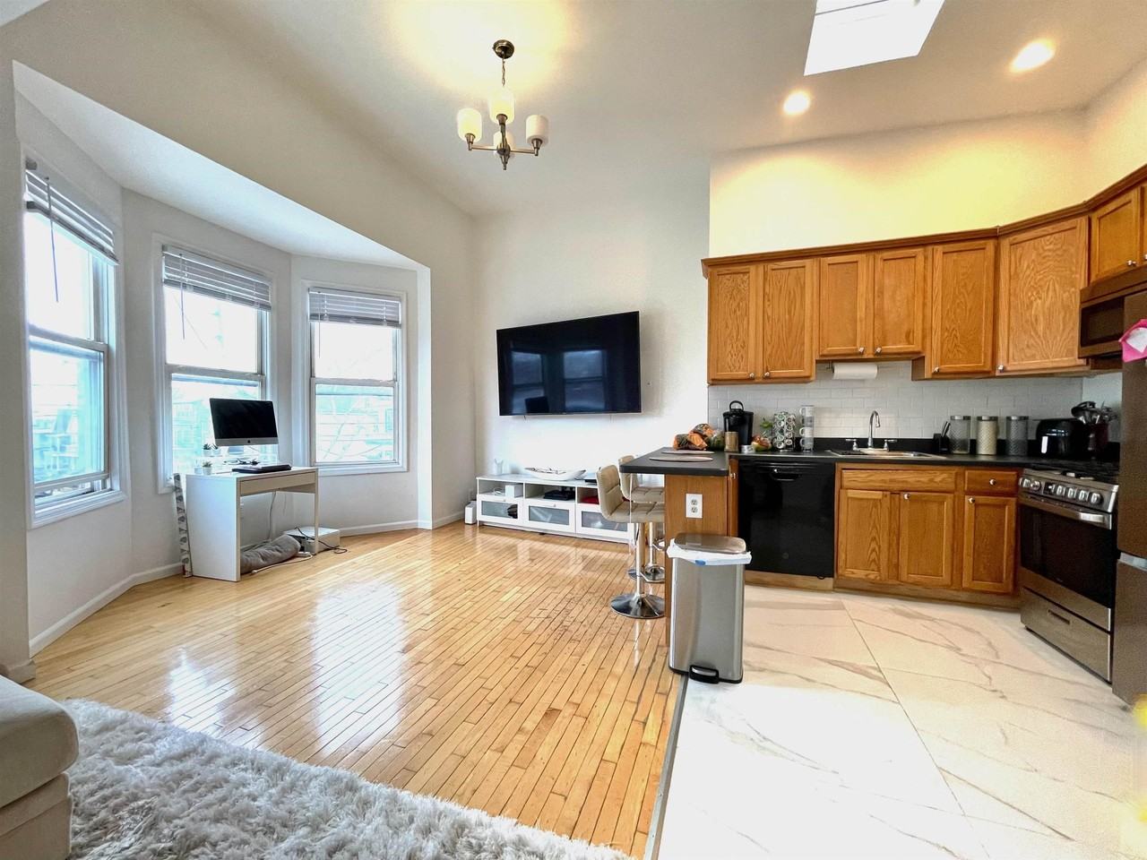 33 Arlington Ave #2 - Photo 2 of 10
