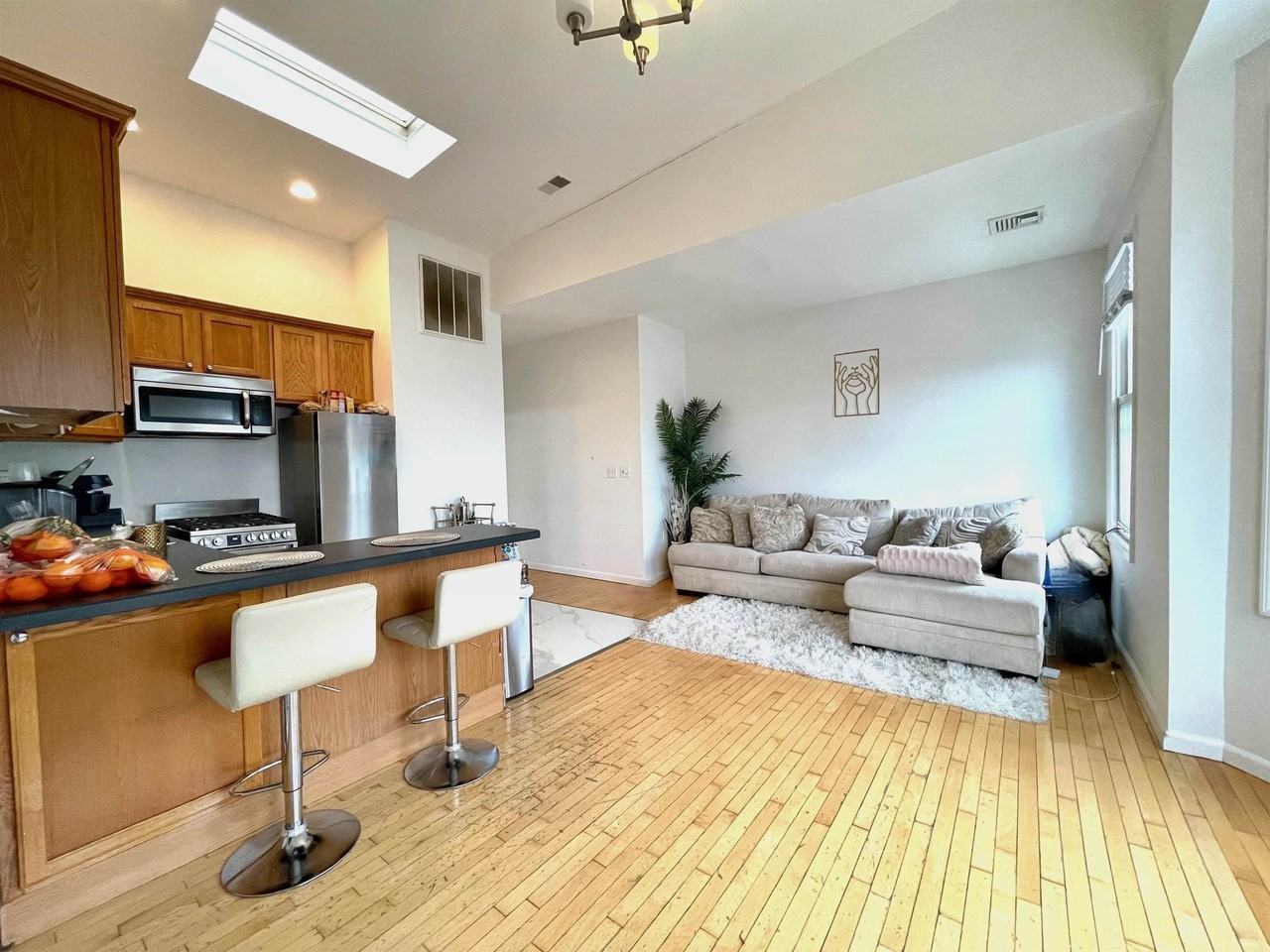 33 Arlington Ave #2 - Photo 3 of 10