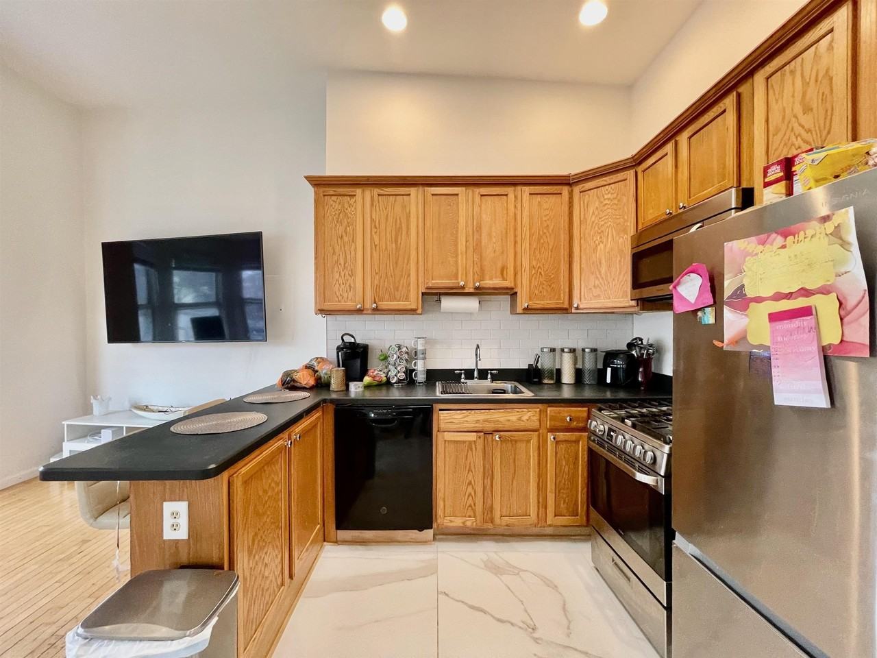 33 Arlington Ave #2 - Photo 4 of 10