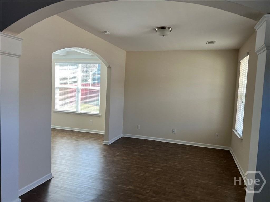 604 Majestic Dr - Photo 6 of 39