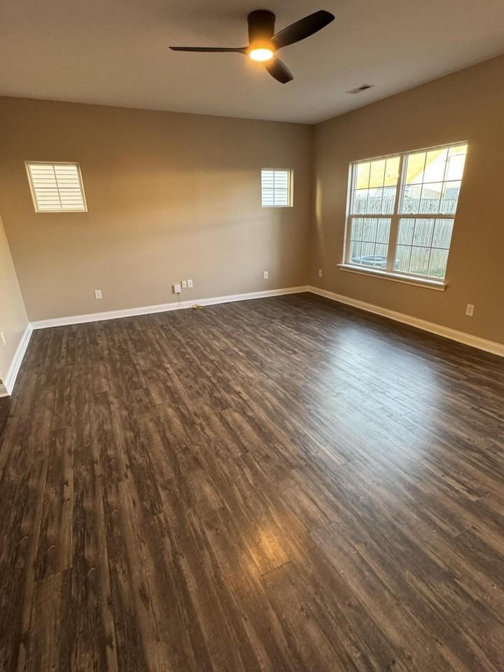 224 Old Woolen Mill Ln - Photo 2 of 27