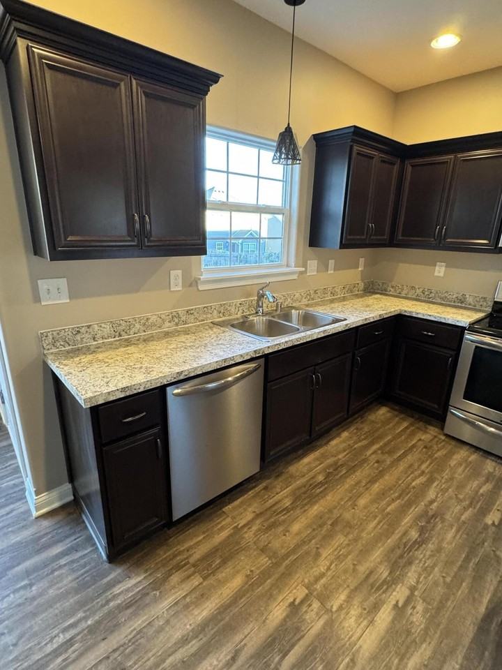 224 Old Woolen Mill Ln - Photo 6 of 27