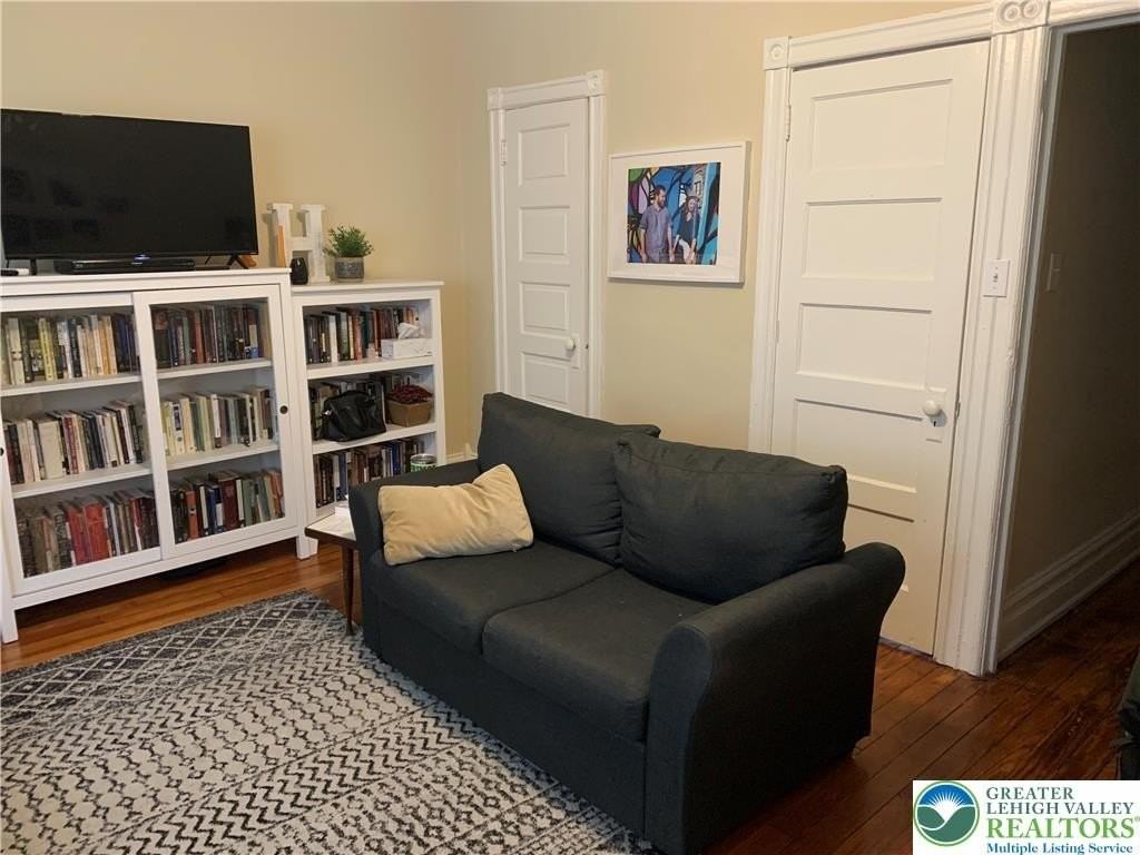 1116 W Turner St - Photo 3 of 12