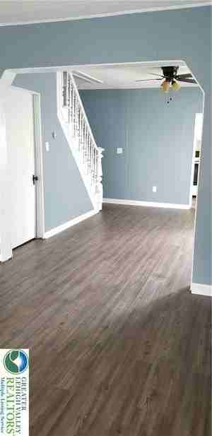 645 E 20th St - Photo 4 of 9