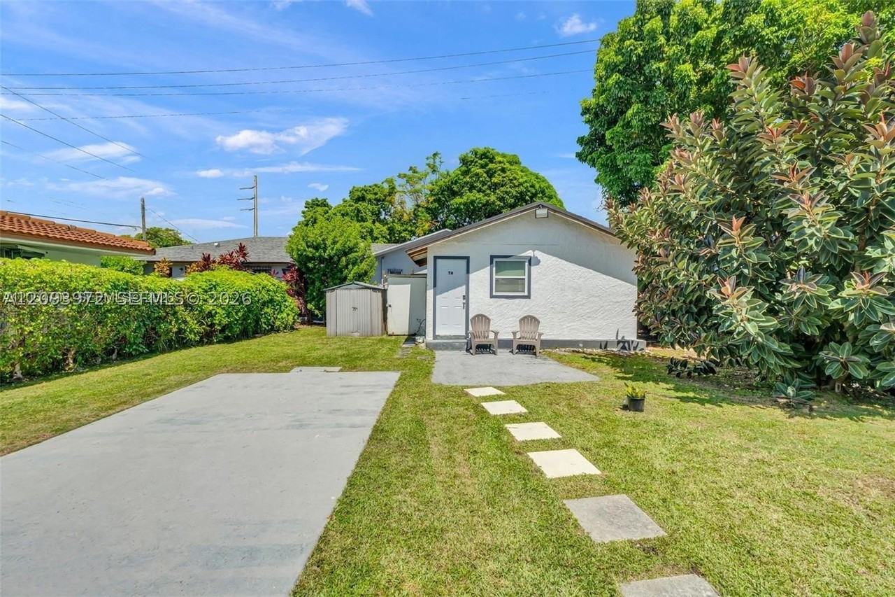 2993 Sw 16th Ter #0 - Photo 2 of 11
