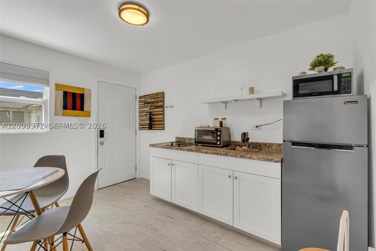 2993 Sw 16th Ter #0 - Photo 5 of 11