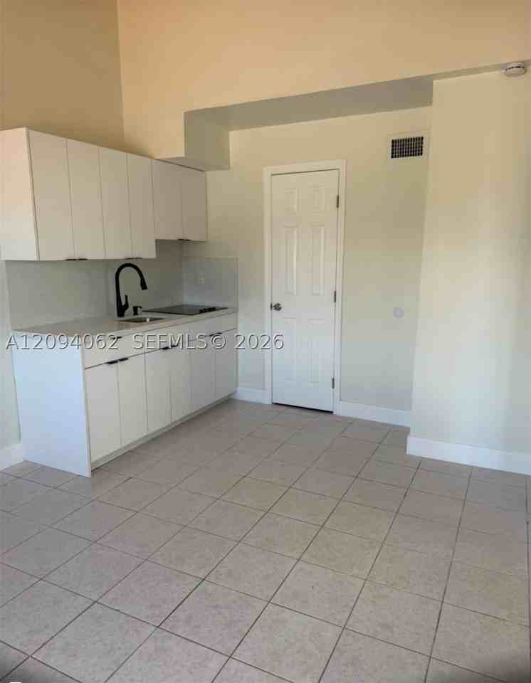 4008 W 10th Ct #A - Photo 2 of 6