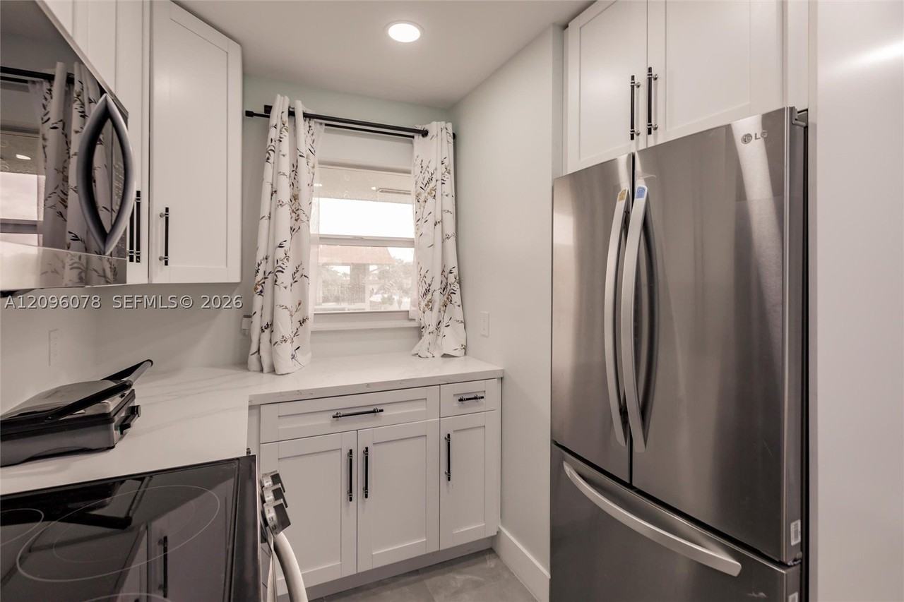 807 W Oakland Park Blvd #H12 - Photo 7 of 23