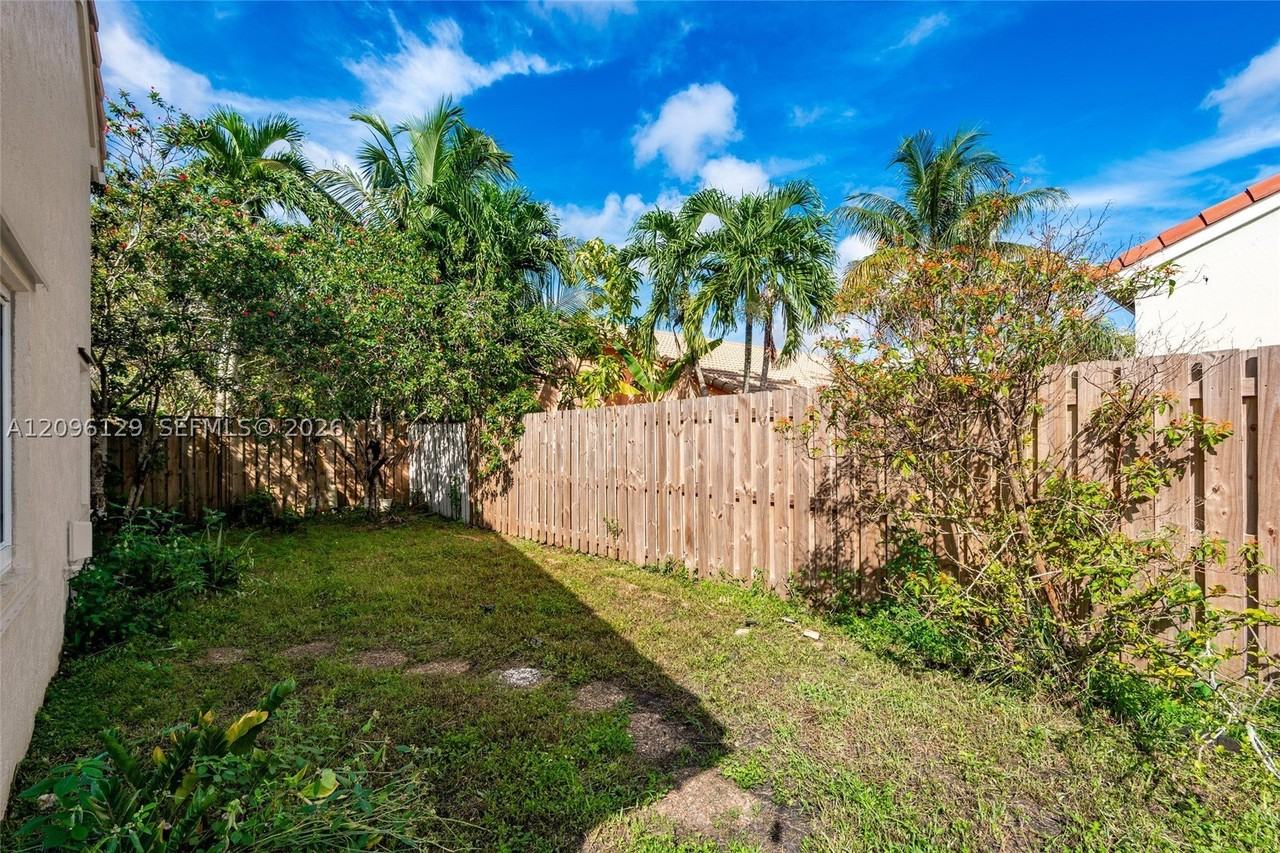 12519 Nw 10th Ct - Photo 4 of 39