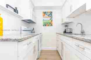 735 Ne 15th St #1-4 - Photo 1 of 1