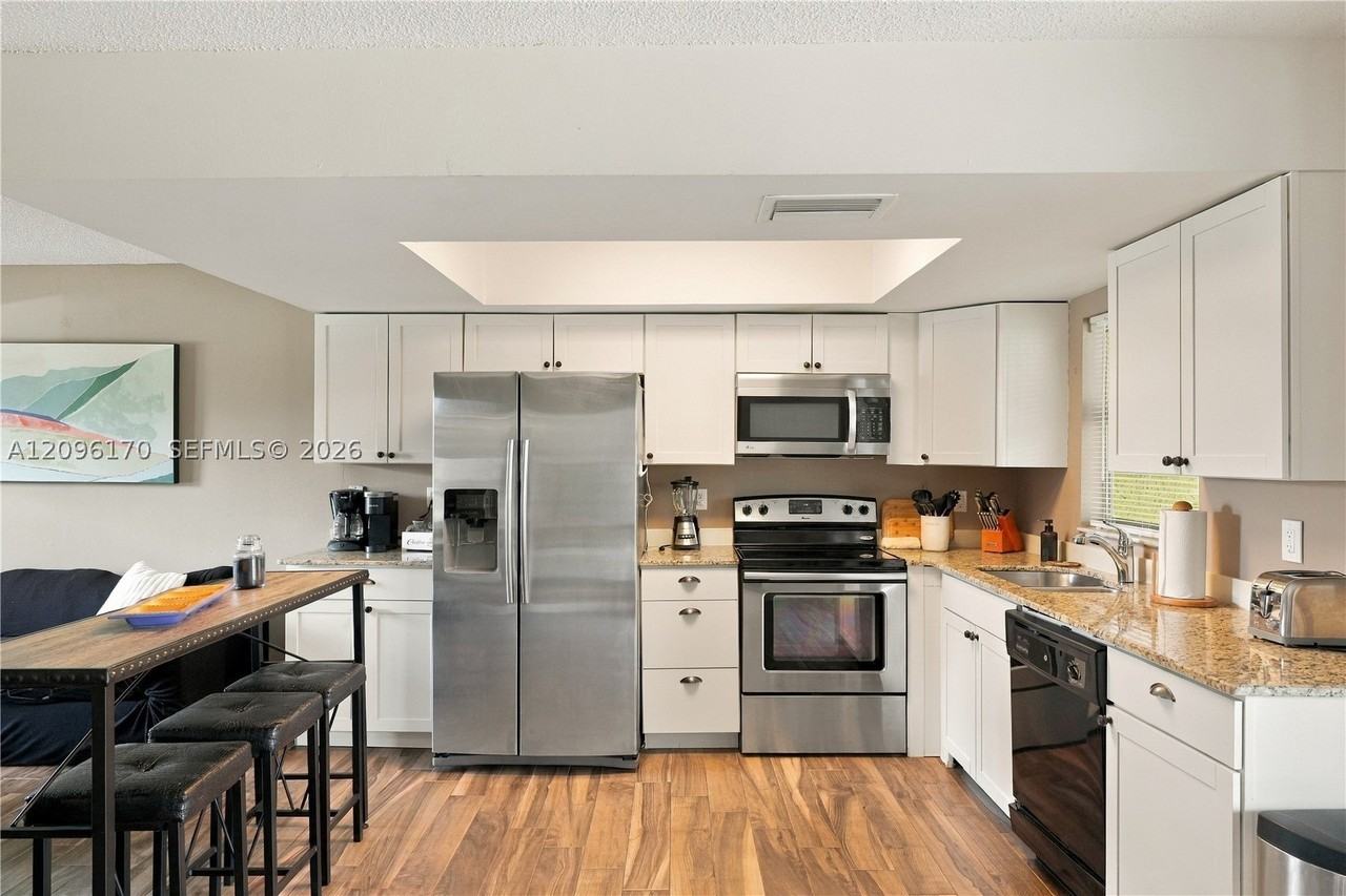 3019 Sw Santa Barbara Pl #3019 - Photo 6 of 17