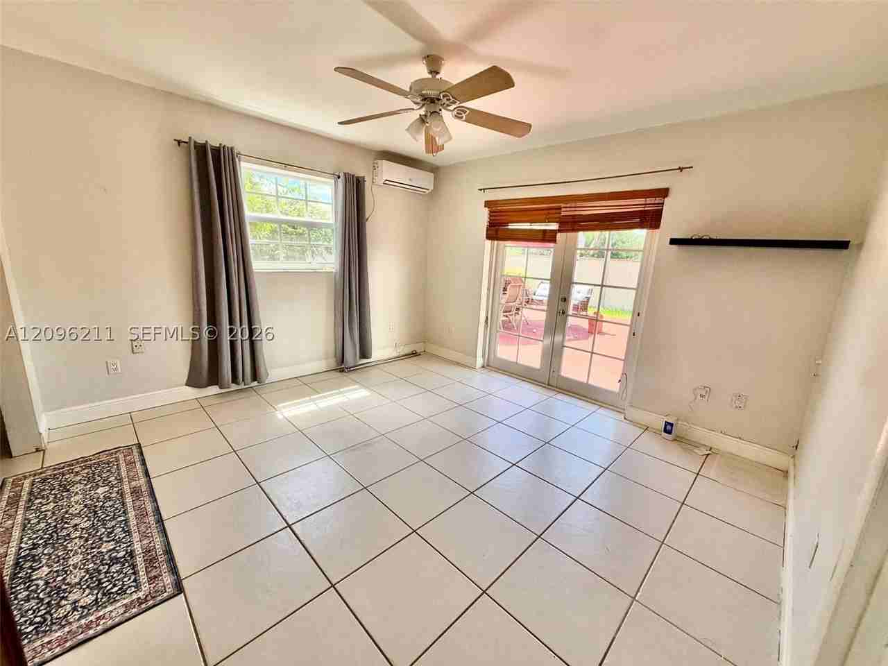 1740 Sw 94th Ave - Photo 2 of 11