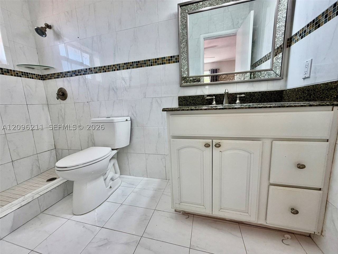 1740 Sw 94th Ave - Photo 5 of 11