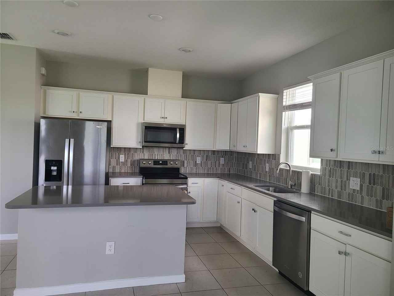 9320 Lamine Way - Photo 5 of 28