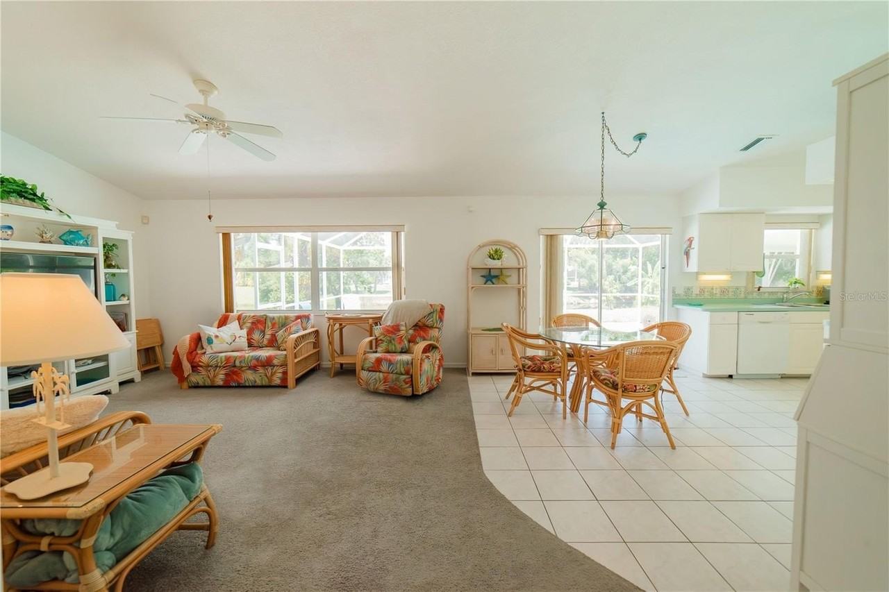 7337 Jennifer Dr - Photo 2 of 27
