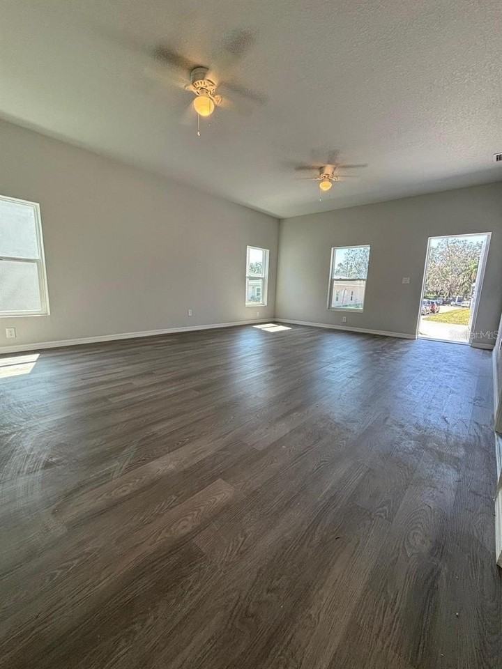 1458 Las Villas Blvd - Photo 2 of 15