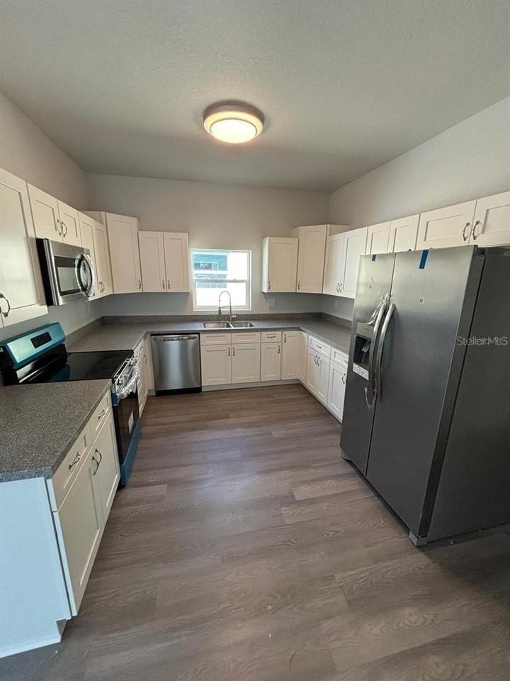 1458 Las Villas Blvd - Photo 5 of 15