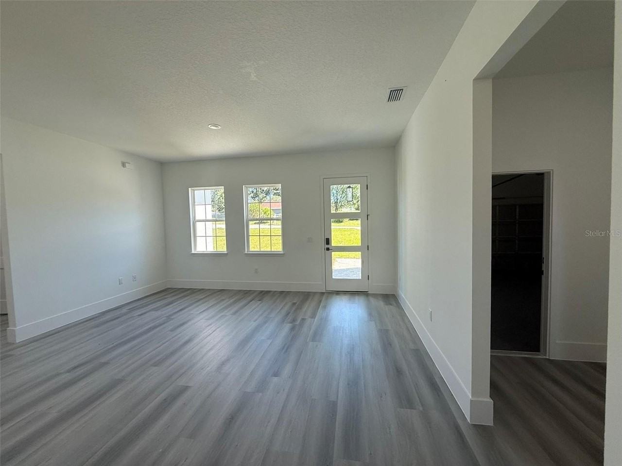 2625 Sw 162nd Ln - Photo 7 of 50