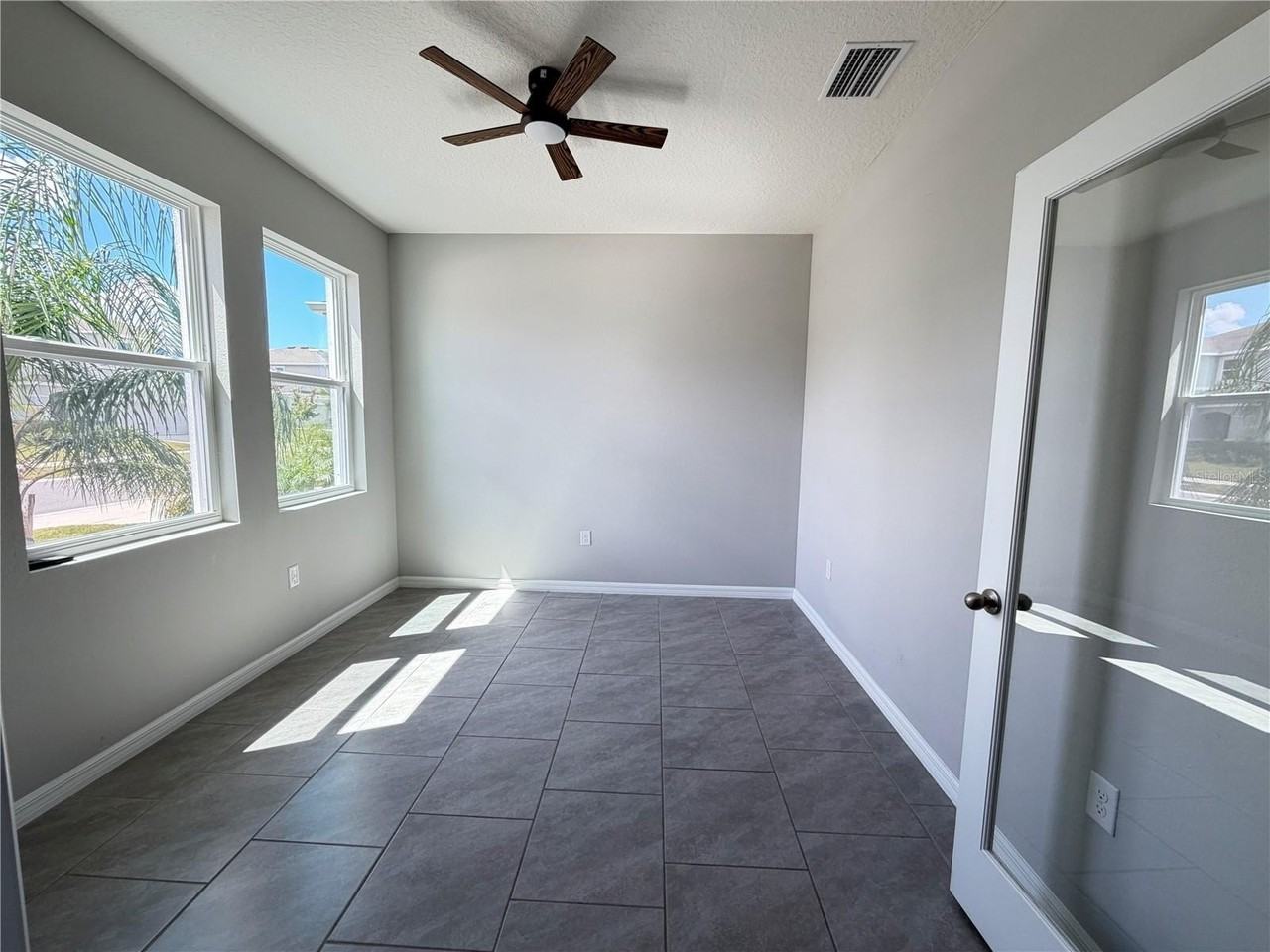 32107 Conchshell Sail St - Photo 5 of 31