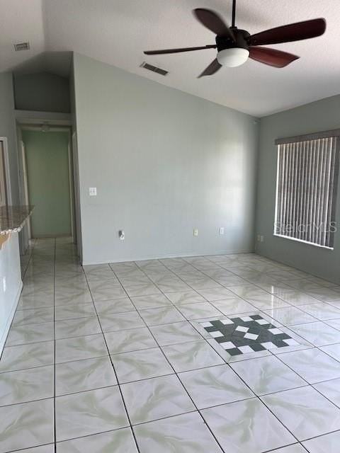 306 Clermont Dr - Photo 4 of 32