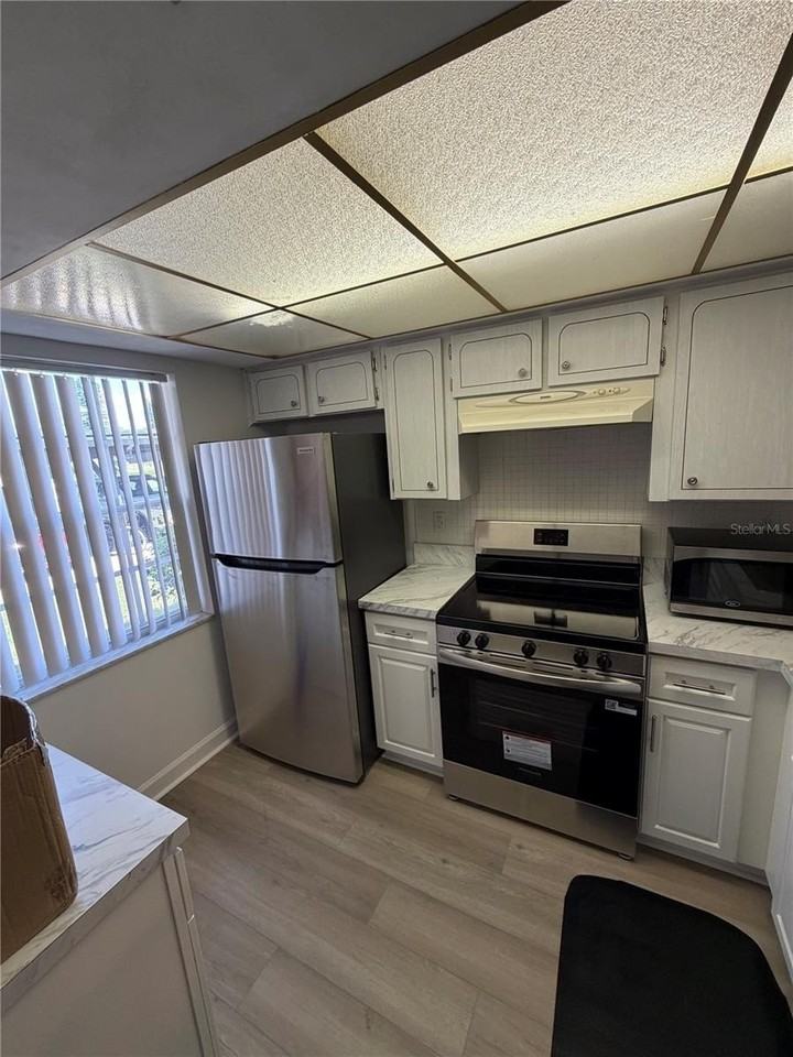 4201 Hampton Dr - Photo 2 of 17