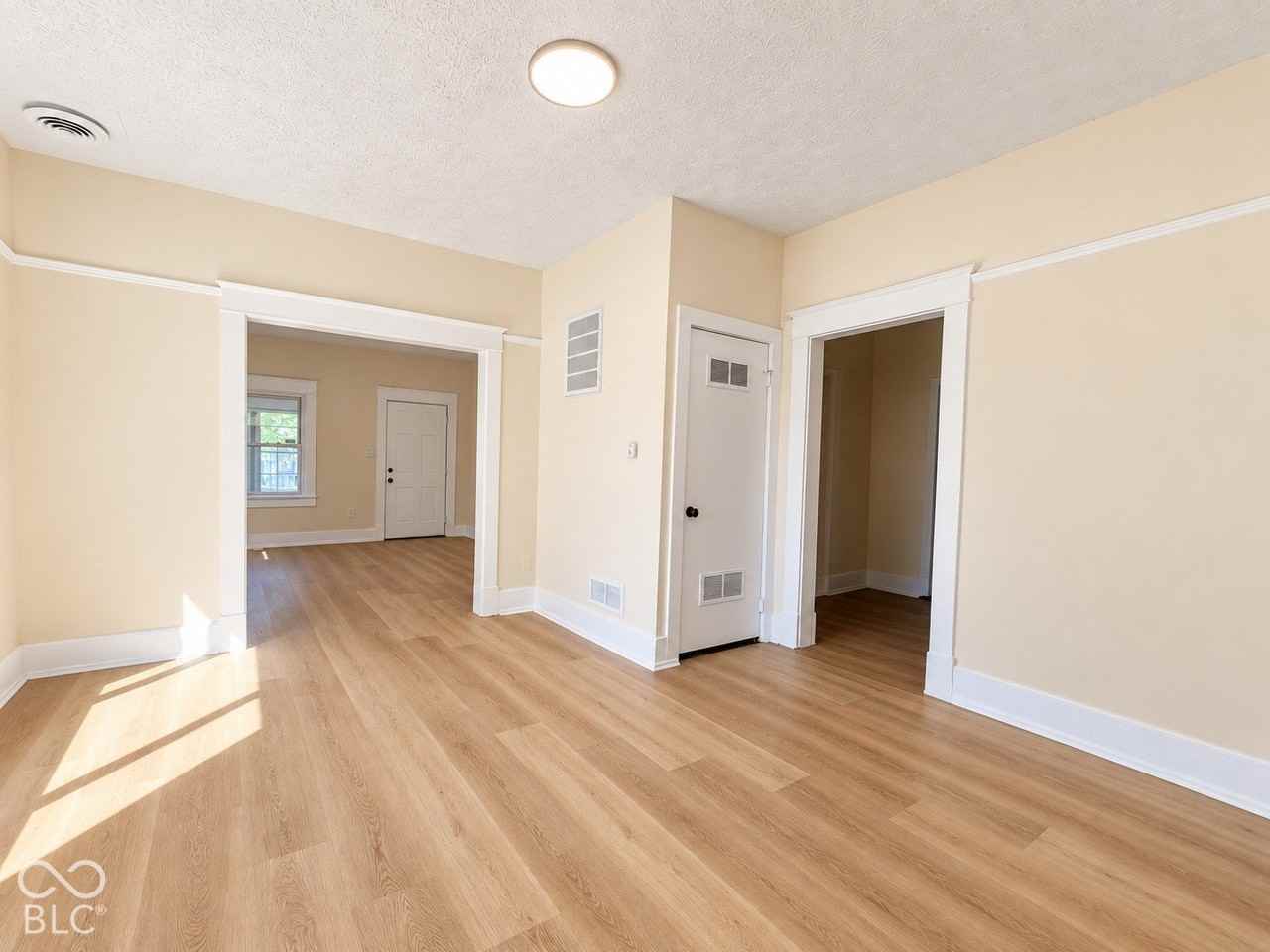 1701 E Kelly St - Photo 7 of 19