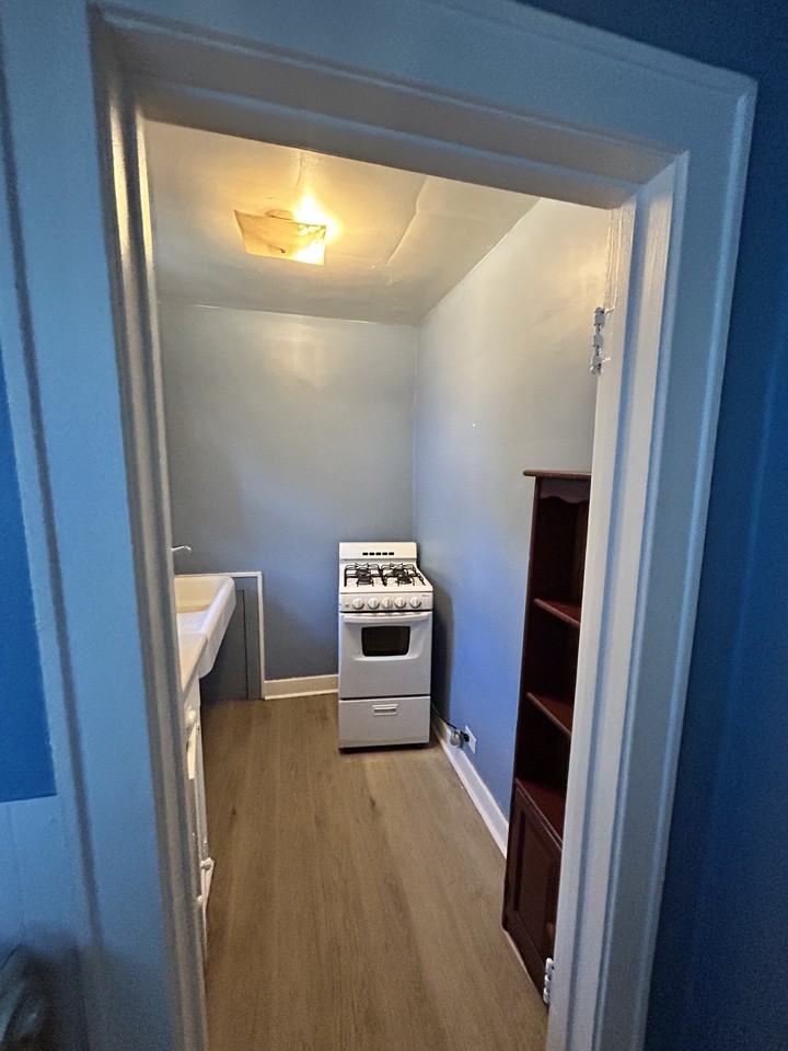 302 N Farragut St #2 - Photo 6 of 8