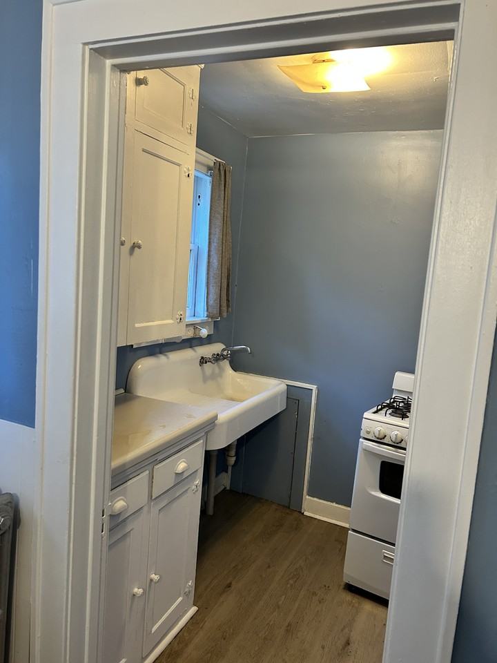 302 N Farragut St #2 - Photo 7 of 8