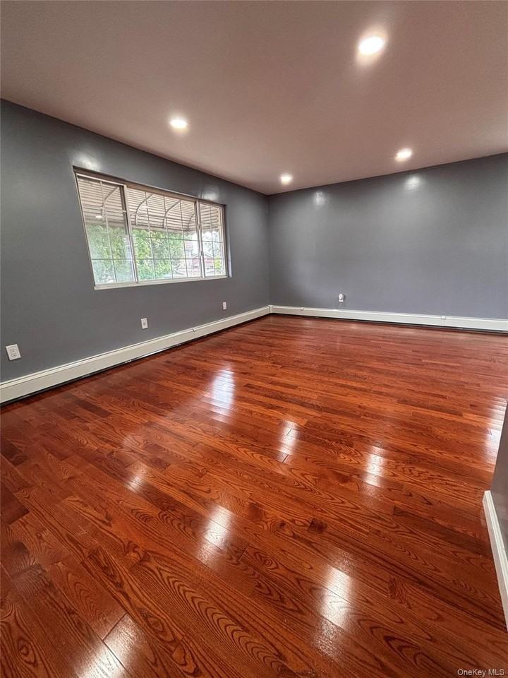 13104 Farmers Blvd #2 - Photo 2 of 11