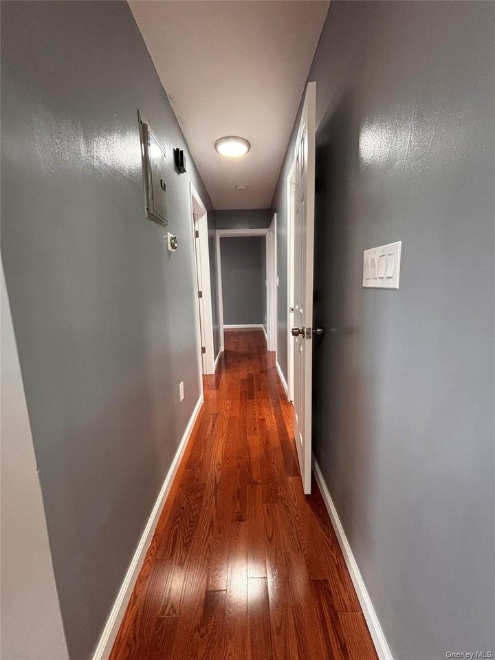 13104 Farmers Blvd #2 - Photo 5 of 11