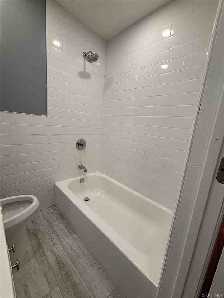 13104 Farmers Blvd #2 - Photo 6 of 11