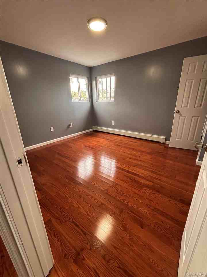 13104 Farmers Blvd #2 - Photo 7 of 11