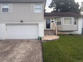 224 E Pennywood Ave - Photo 1 of 1