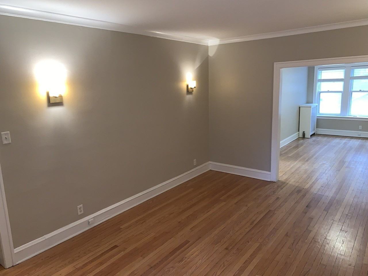 2046 W Farragut Ave #3 - Photo 4 of 20